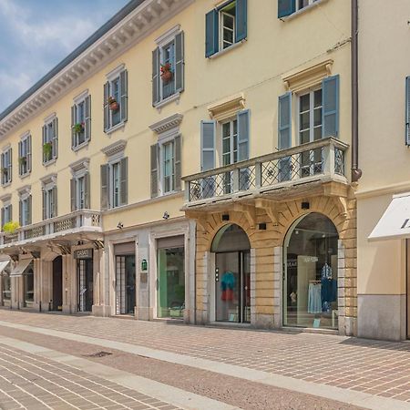 Thea - Centro Storico Bed & Breakfast Monza Luaran gambar