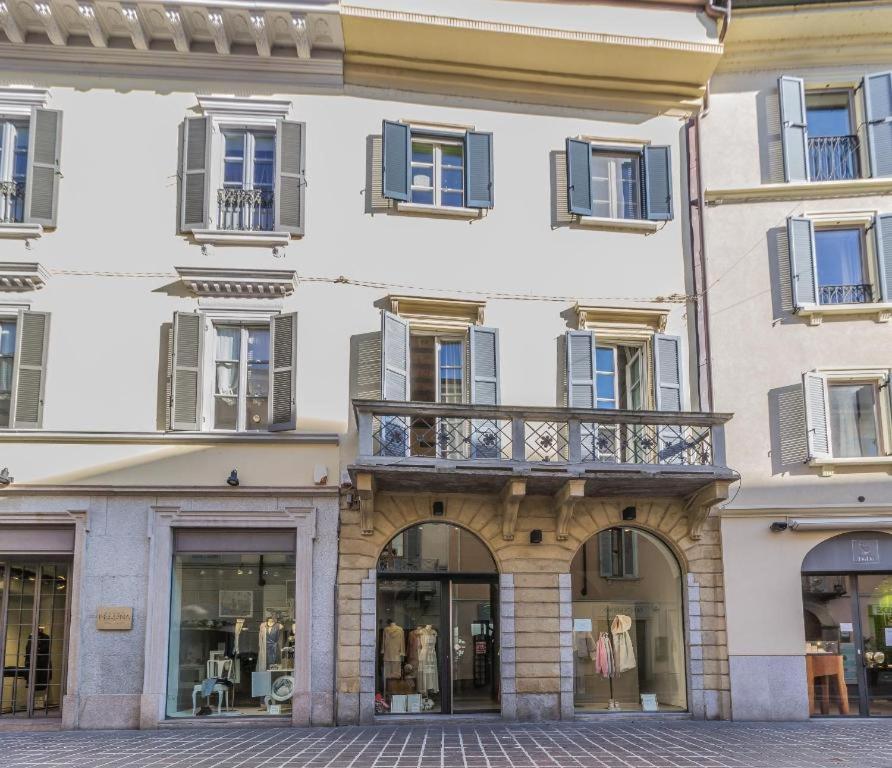 Thea - Centro Storico Bed & Breakfast Monza Luaran gambar