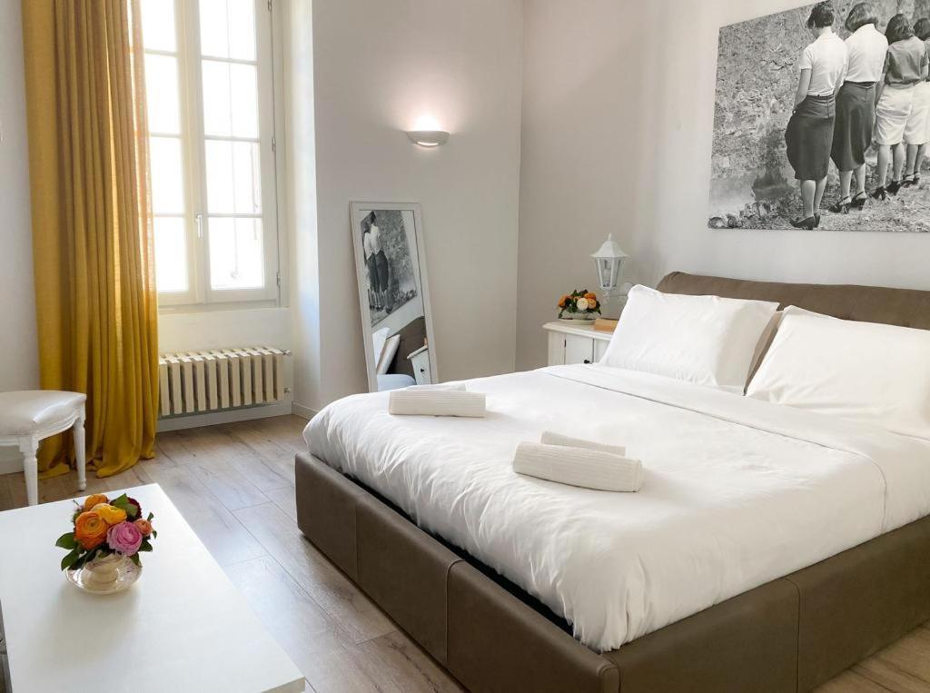 Thea - Centro Storico Bed & Breakfast Monza Luaran gambar