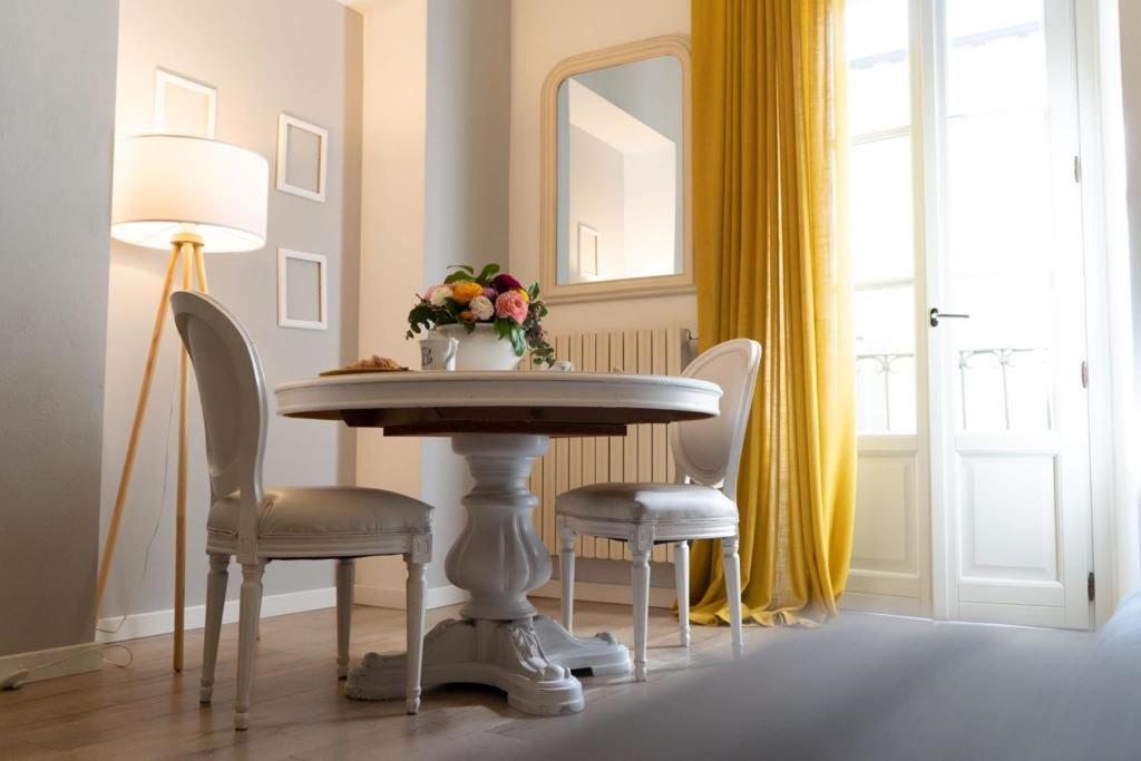 Thea - Centro Storico Bed & Breakfast Monza Luaran gambar