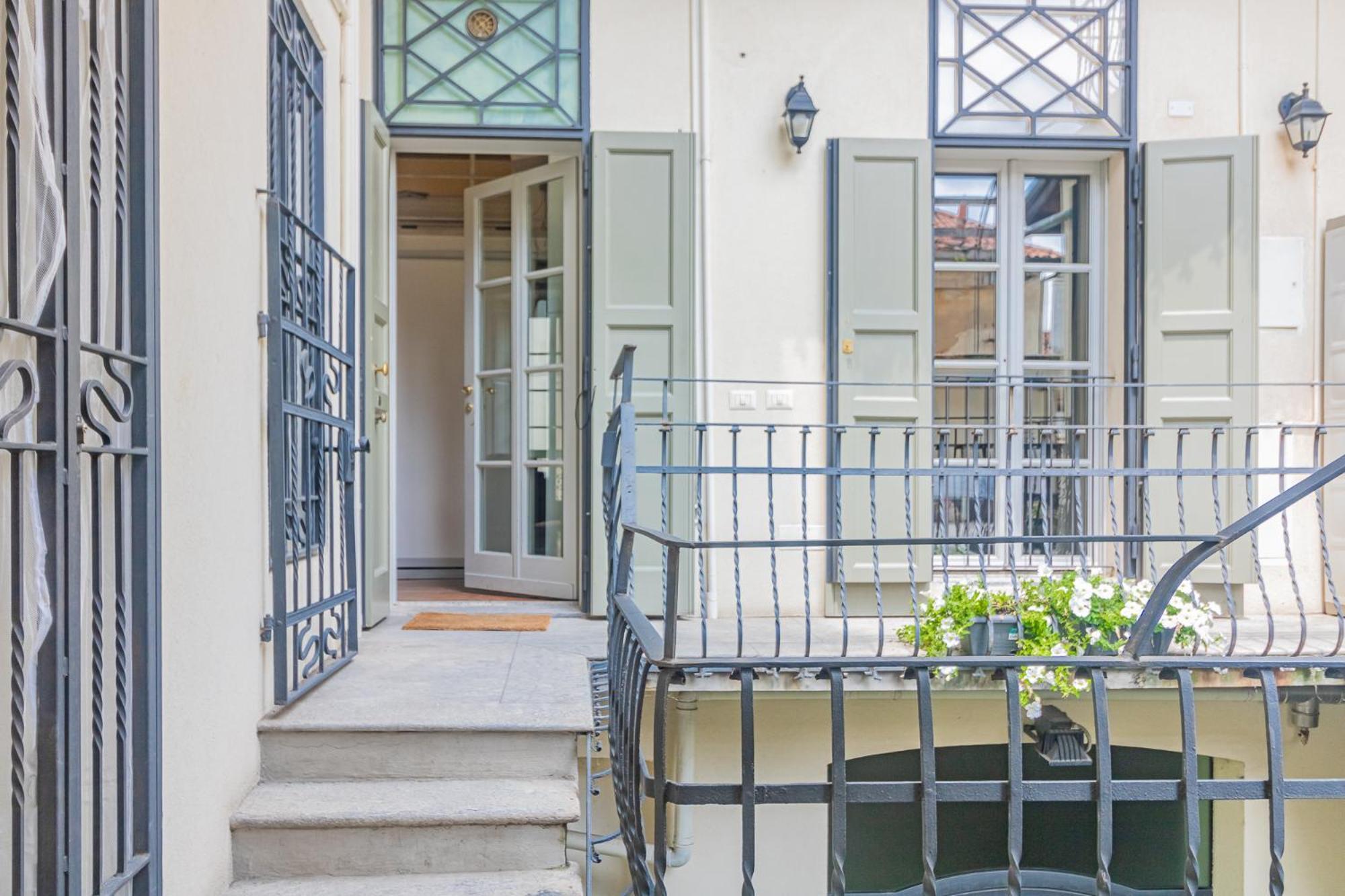 Thea - Centro Storico Bed & Breakfast Monza Luaran gambar